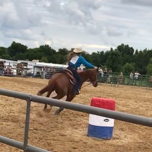 Meet your Posher, Anna claire